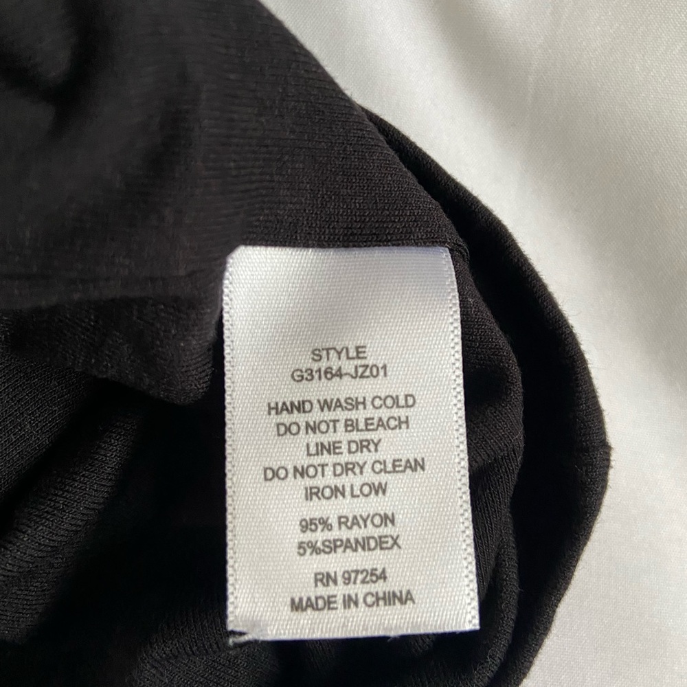 Woman’s top (blouse) bundle - Picture 8 of 9